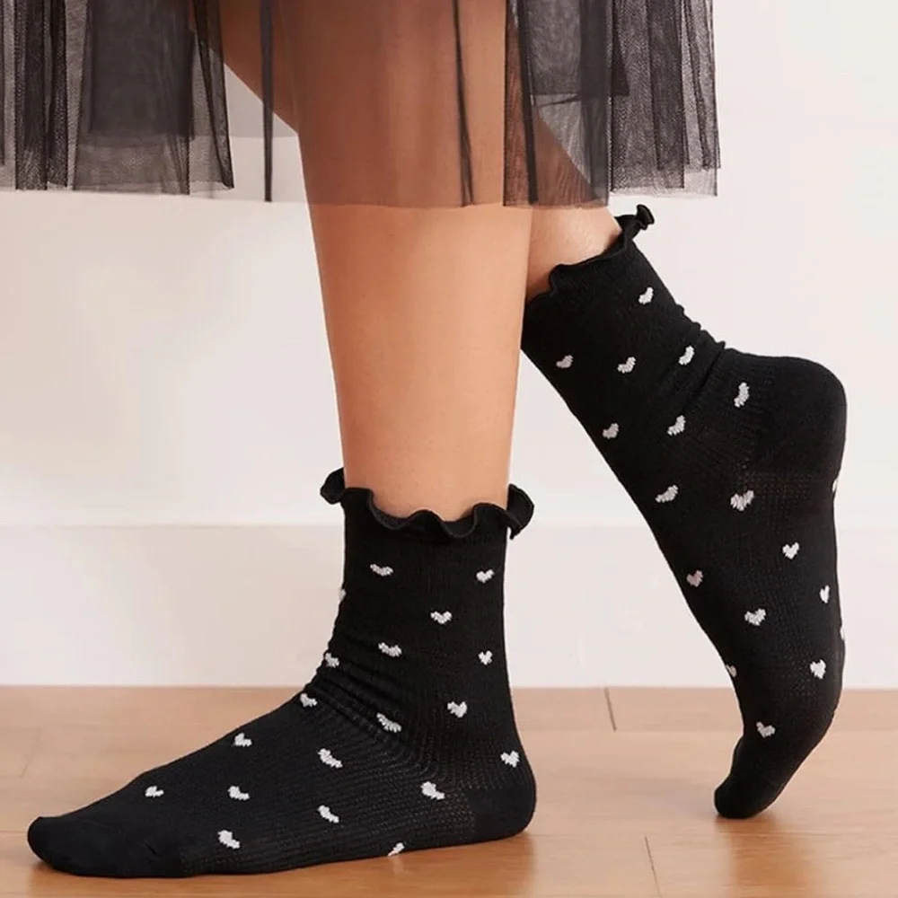 Heart Ruffle Ankle Socks ❤️🤍🖤 - Picture 5 of 5